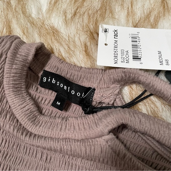 gibsonlook cutout shoulder pucker top - Picture 4 of 6